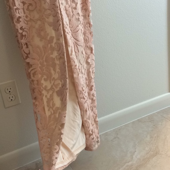 Tadashi Shoji Peplum lace gown - Picture 5 of 8